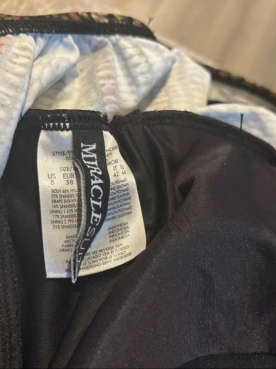 Miraclesuit Women's Sparkle Sands Odyssey Tummy-Control One-Piece Swimsuit - Picture 8 of 8